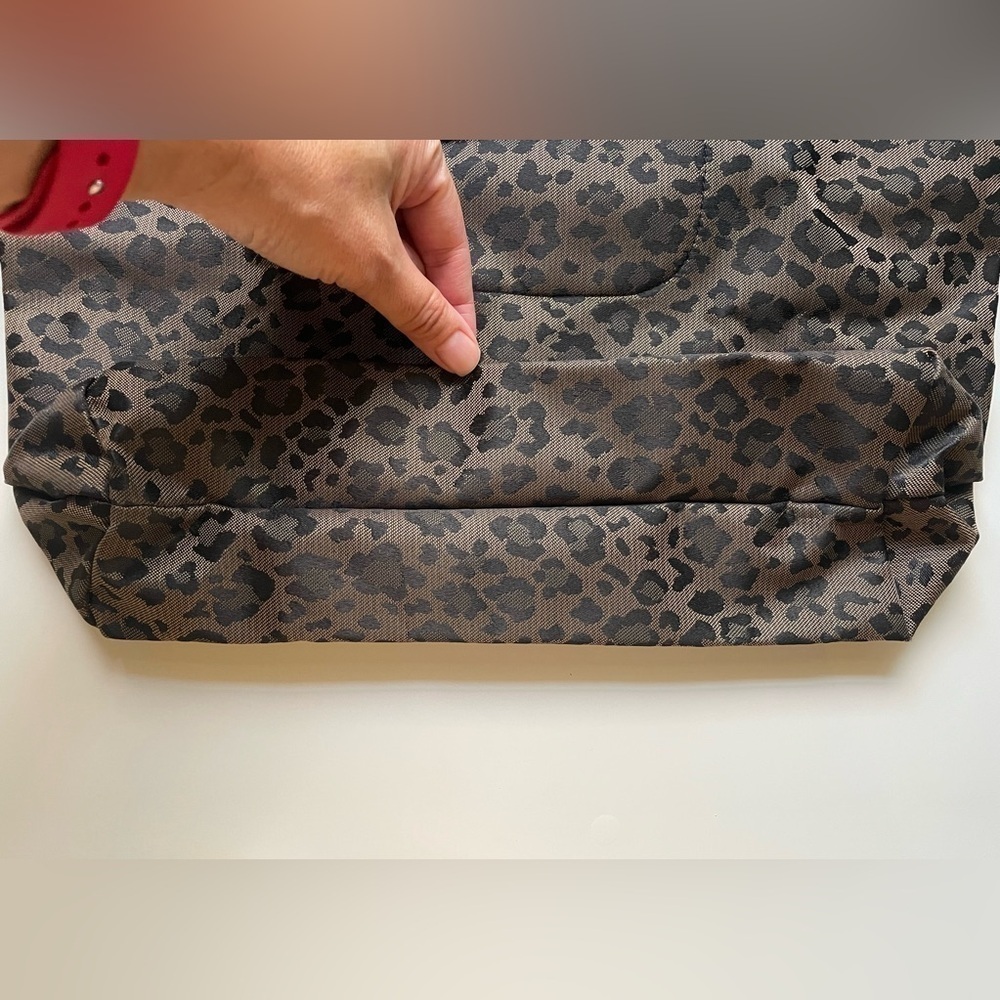 Chico’s Leopard Print Foldable Zip Top Travel Tote Handbag - Picture 7 of 10